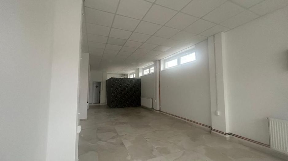 Spatiu comercial Selimbar 120 mp - vitrina la strada - zona Brana - Poză 3