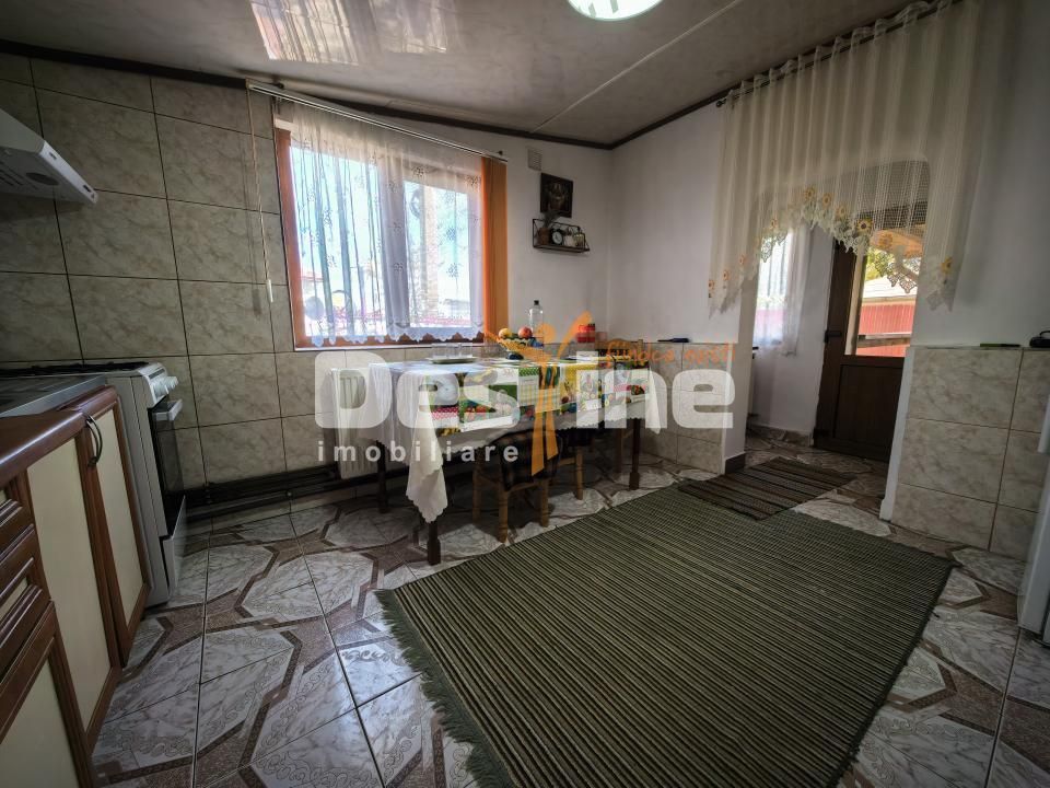 Casă 4 camere și 720 mp teren + beci și anexe - Poză 14