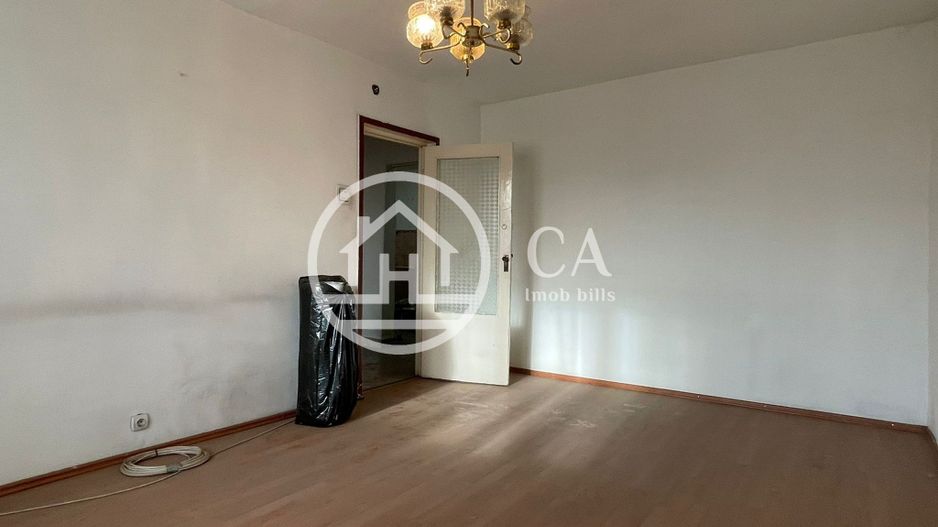 Apartament de vânzare cu 3 camere în zona Nufarul, Oradea - Poză 2