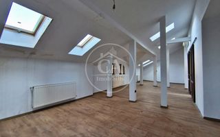 Casa de închiriat cu 6 camere în zona Centrala,  Oradea - Poză 2