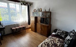 Apartament 2 camere, 43 mp, balcon mare, acoperiș, etaj 4/4 - Poză 1