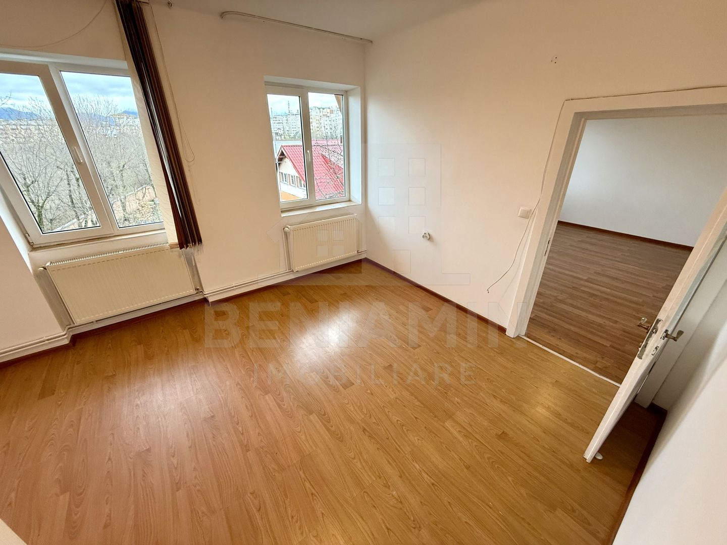 2 camere - 55mp - etaj 3 - centrala proprie - parcare - Central - Poză 4