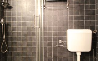 Corneliu Copusul, o camera, centrala proprie. - Poză 6