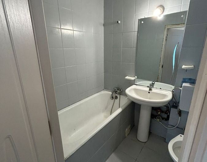 Vanzare Apartament 4 camere, 81 mp, balcon, bloc reabilitat, Rahova - Poză 7