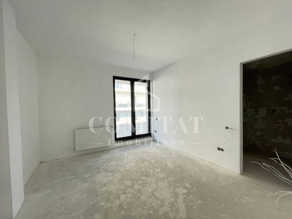 Apartament eficient compartimentat cu terasa generoasa - Poză 2