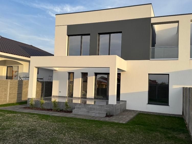 Duplex despărțit prin perete dublu/ Garaj - Poză 30