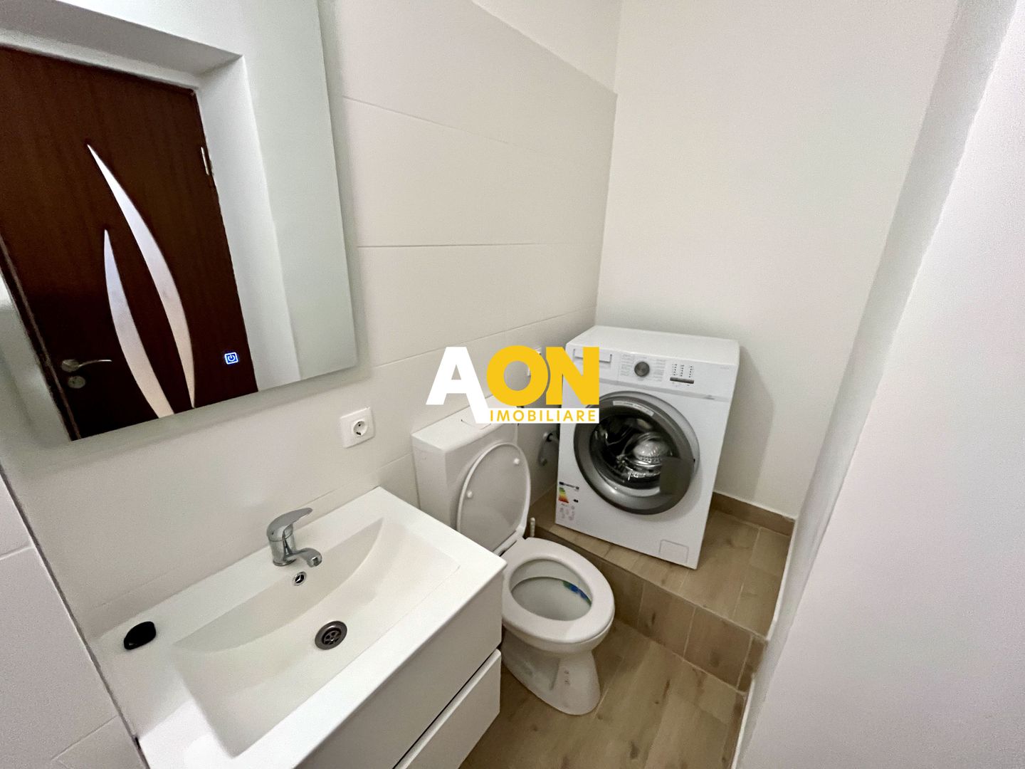 Apartament cu 2 Camere, Etaj Intermediar, Zonă Ultracentrală - Poză 10