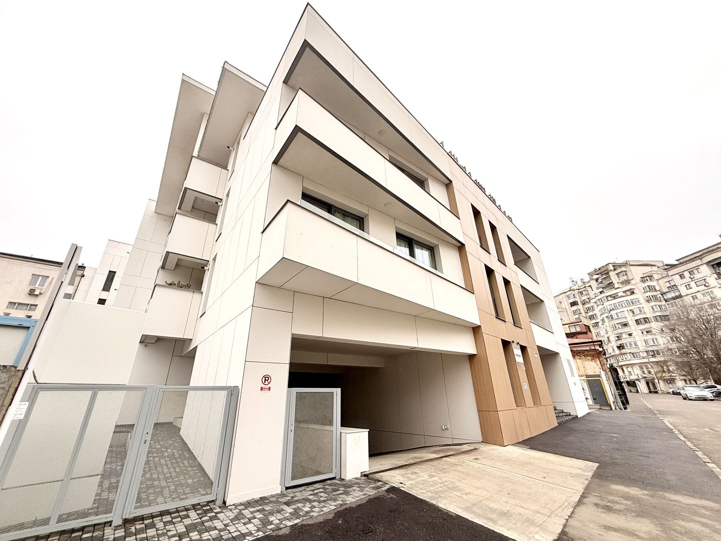 Unirii bloc Boutique apartament 3 camere si curte 207 mp 2025 Tribunal - Poză 2