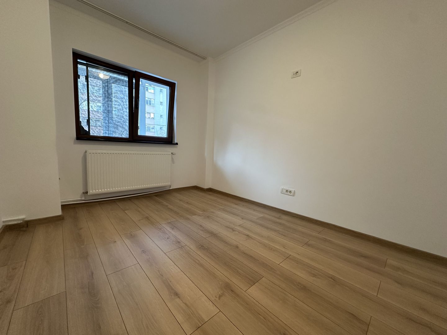 COLENTINA - Teiul Doamnei | 3 Camere Nemobilat | Boiler - Poză 4