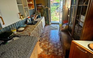 🏡 Casă spațioasă cu 9 camere în Strejnicu – pentru locuință, birouri - Poză 24