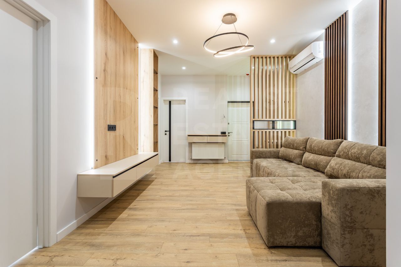 Vânzare, penthouse, 3 camere, strada Ioana Radu, Buiucani - Poză 1