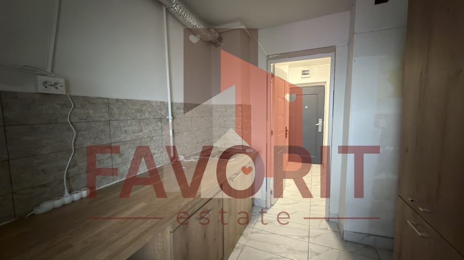 Etaj intermediar. Bloc izolat. Bucatarie inchisa - Poză 4