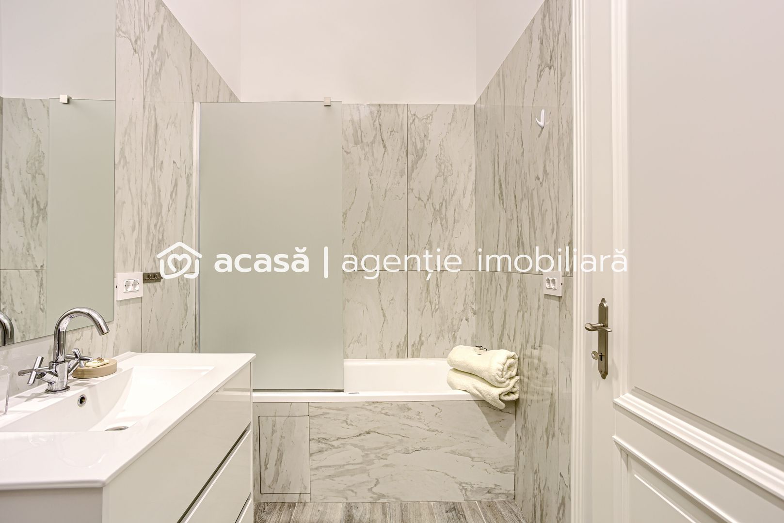 De închiriat apartament 3 camere - str. Mețianu Arad - Poză 5