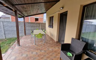 Casa individuala impartita in 2 apartamente | Ianova - Poză 18