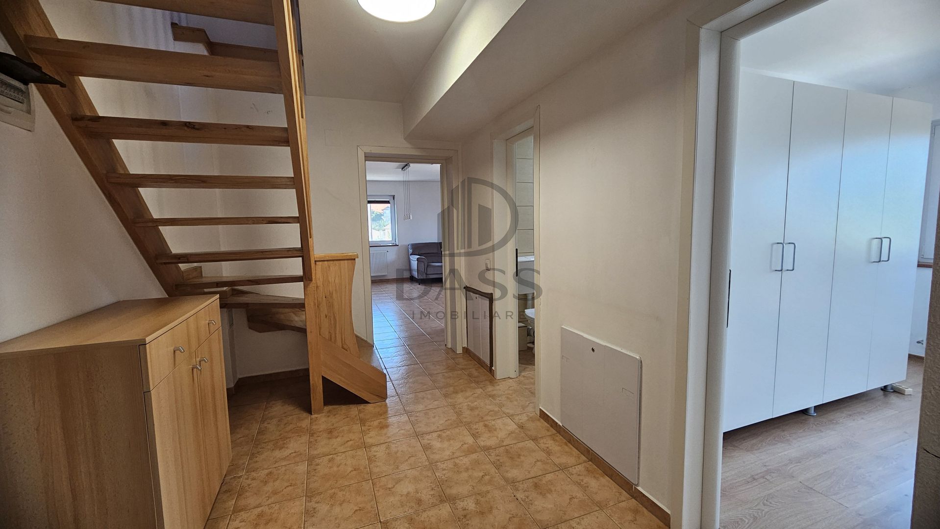 Apartament de inchiriat 6 camere 179 mp Etaj 2 + mansardă - Poză 6