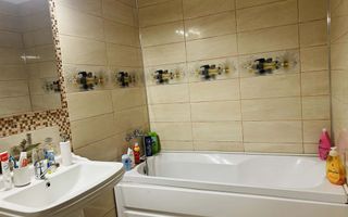 Apartament 3 camere, mobilat și utilat, doua balcoane, parcare. - Poză 8
