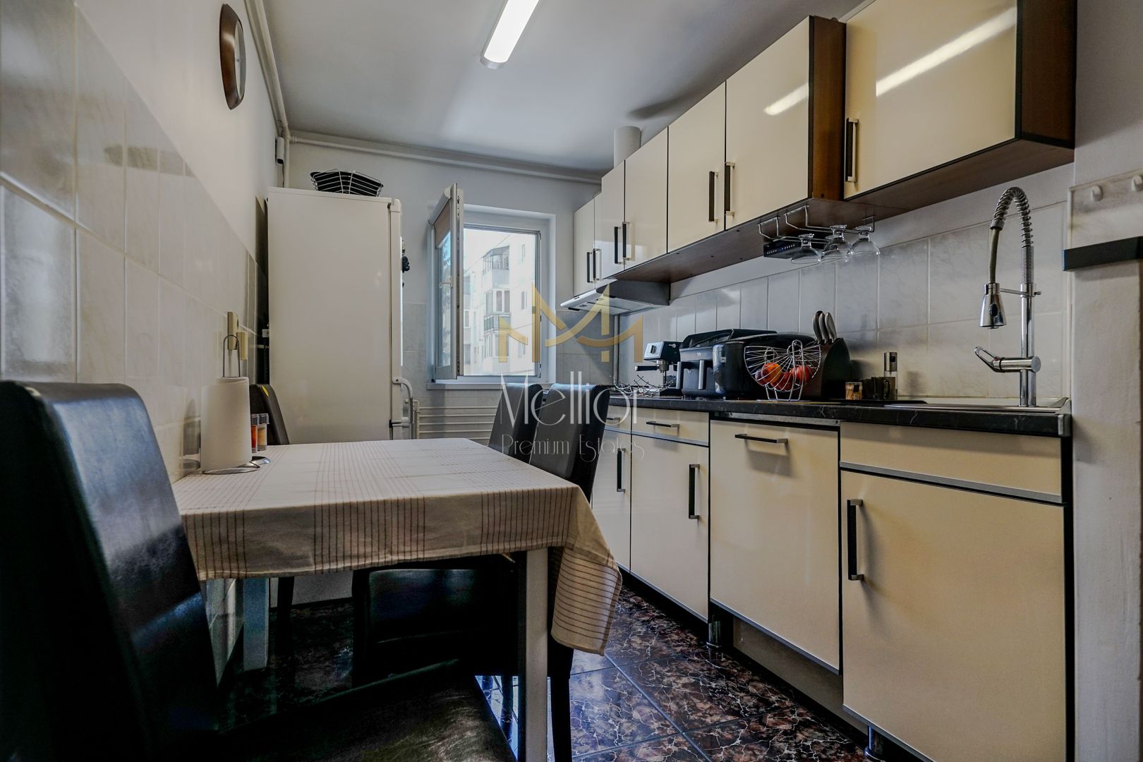 Apartament 3 camere, renovat, etaj intermediar, Manastur, zona Big! - Poză 2