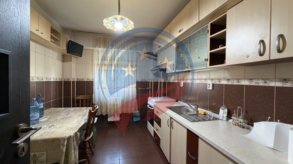 APARTAMENT 3 CAMERE 2 BAI ZONA LAPUS ET 1 - Poză 5