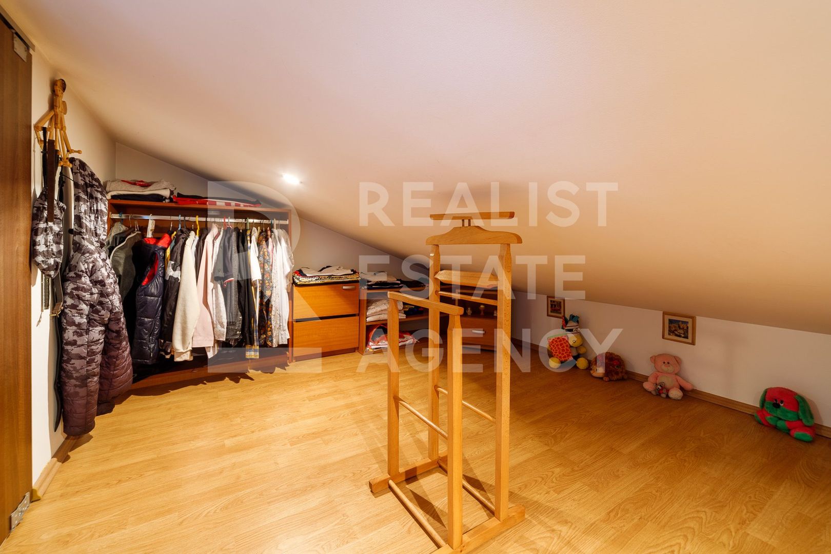 Vânzare, Duplex, 7 camere, zona Militari - Poză 29