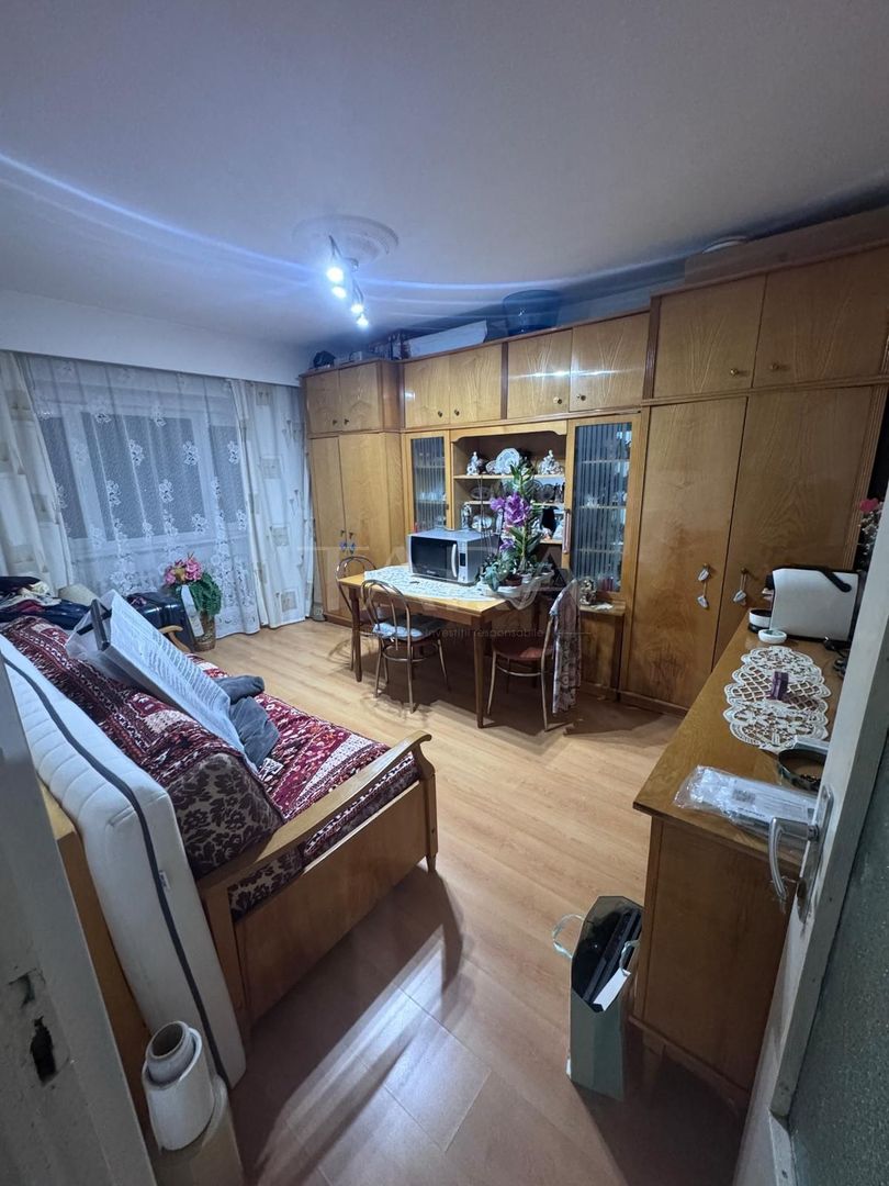 Apartament decomandat cu 3 camere, Zona Ion Meșter. - Poză 2