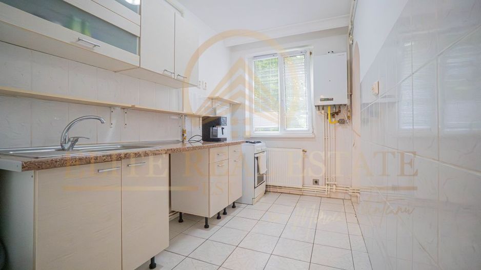 Far - Vânzare apartament cu 3 camere confort 1, situat la etajul 1. - Poză 14