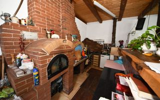 De vanzare casa cu 3 apartamente + anexa 75 mp, Comision 0% - Poză 3