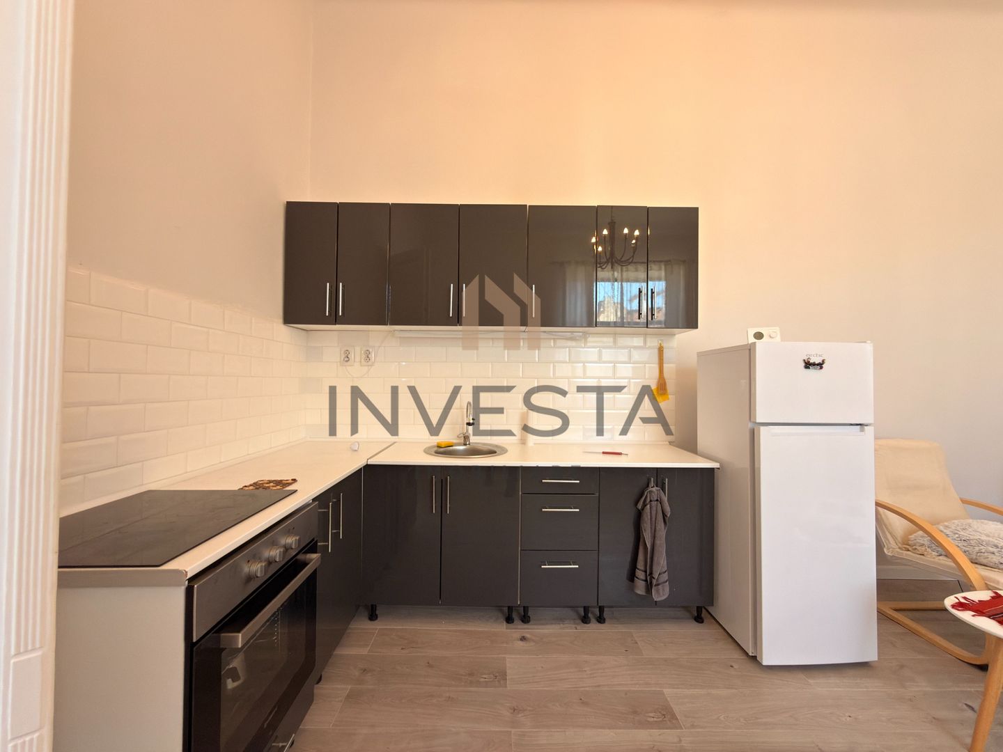 Apartament cu 3 camere si balcon, in Centru, langa Tribunal! - Poză 7