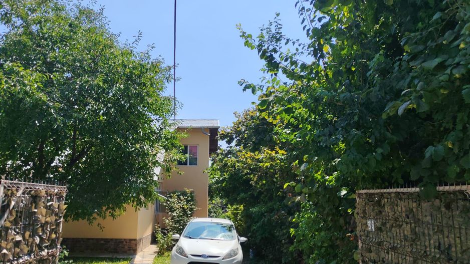 „Acasă, în adevăratul sens al cuvântului – casă cu livadă, liniște - Poză 1