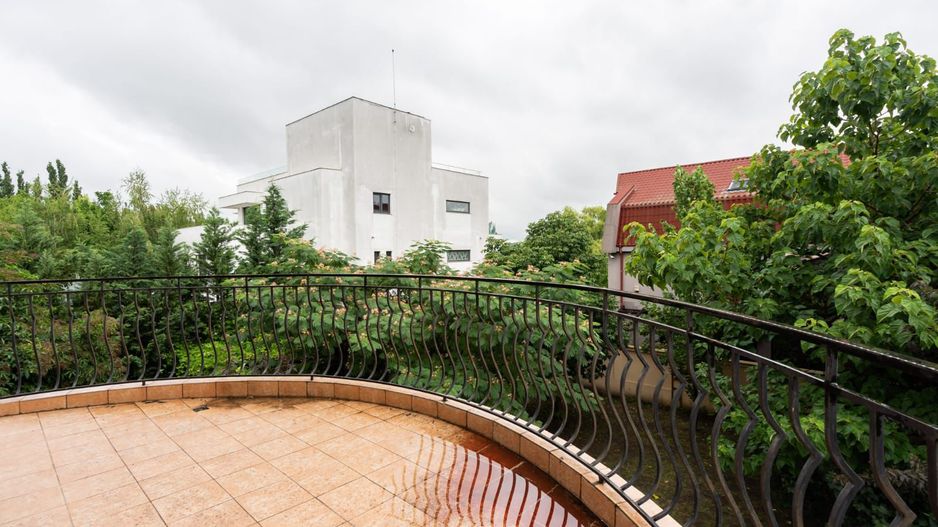 Vilă premium 11 camere | Dămăroaia | saună | fitness | teren 1.000mp - Poză 24