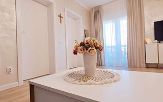 Apartament de 3 camere, lux, 68mp, parcare, zona Vivo - Poză 2