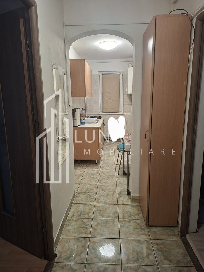 Vând apartament 3 camere - Poză 4