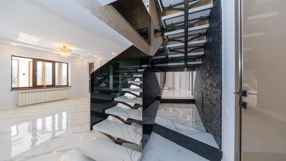 Casa 6 dormitoare+4 bai -1500 mp teren-Sacele - Poză 8