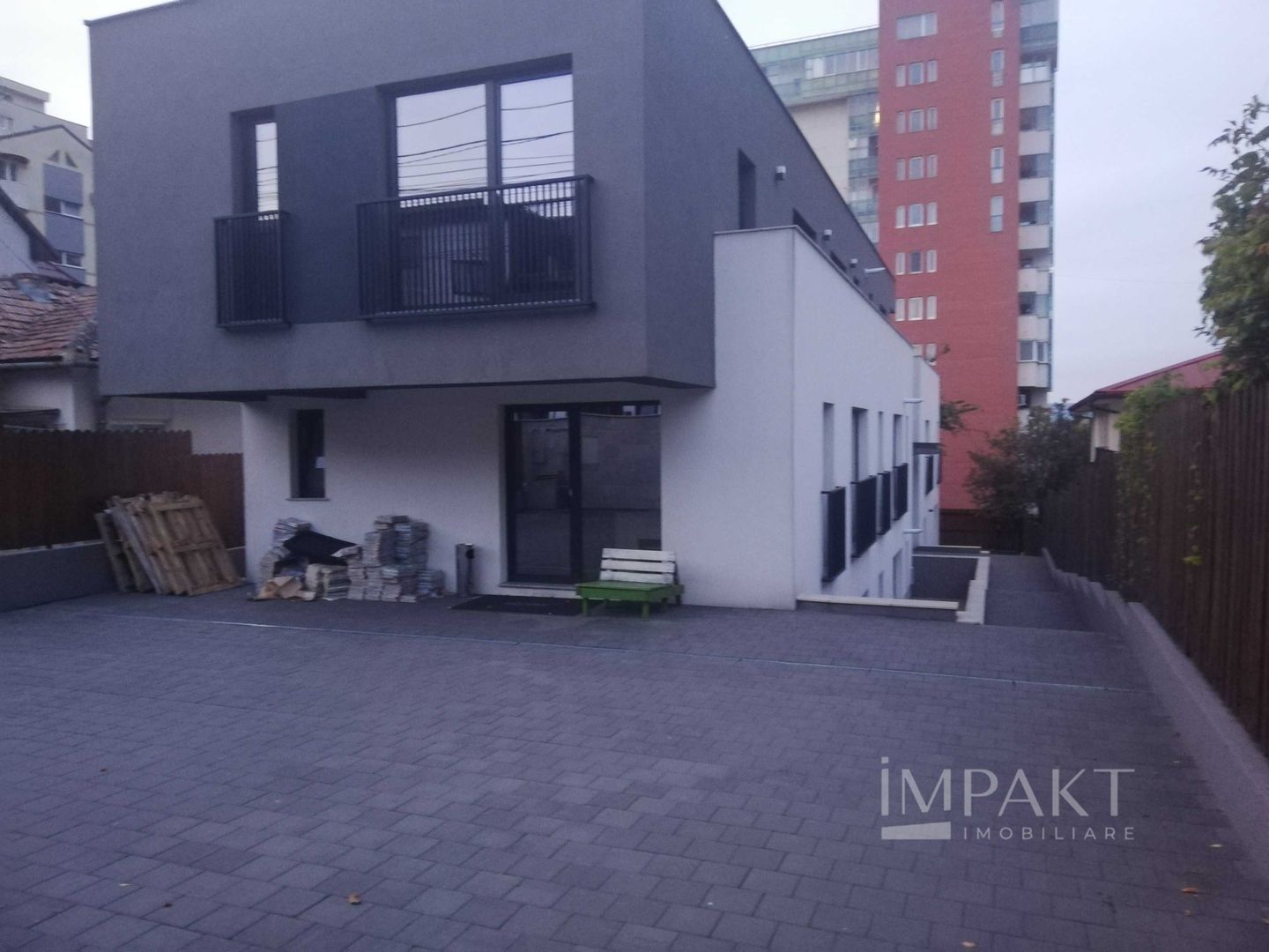 Dau in chirie cladire de 500 mp, superfinisat, teren 600 mp,str Meteor - Poză 2