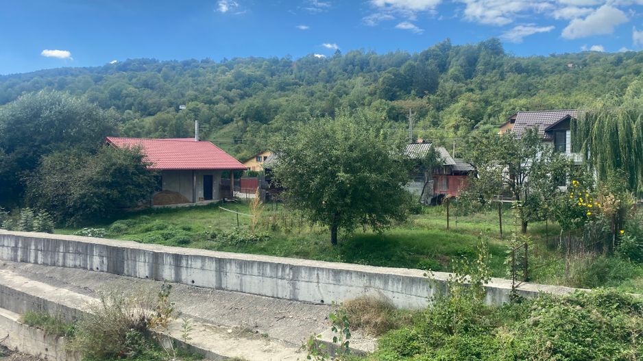 Vanzare casă la poalele Bucegilor!Potential pt. locuinta sau pensiune - Poză 3