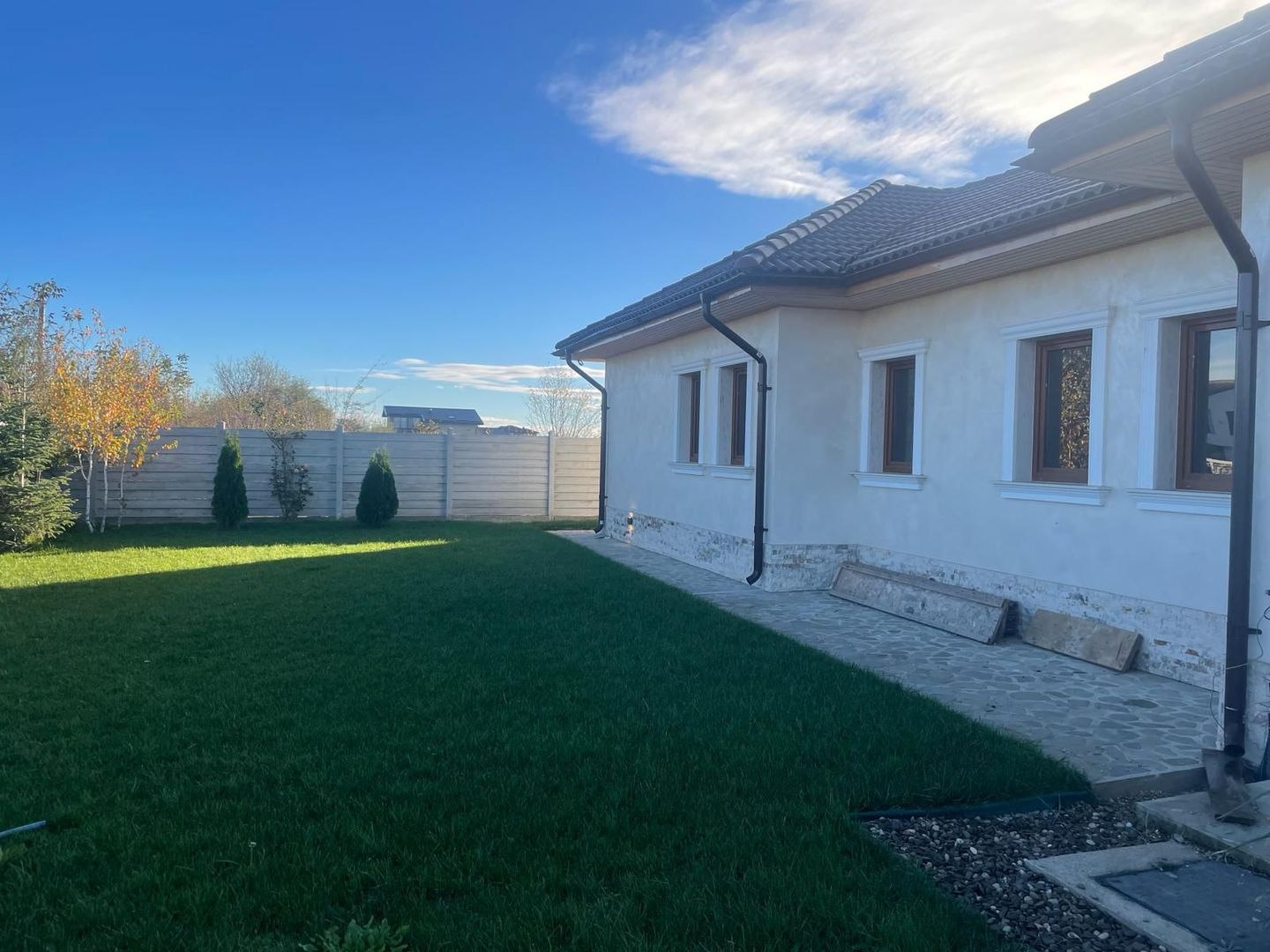 Casă pe parter + 700 mp teren | Balotești - Poză 1