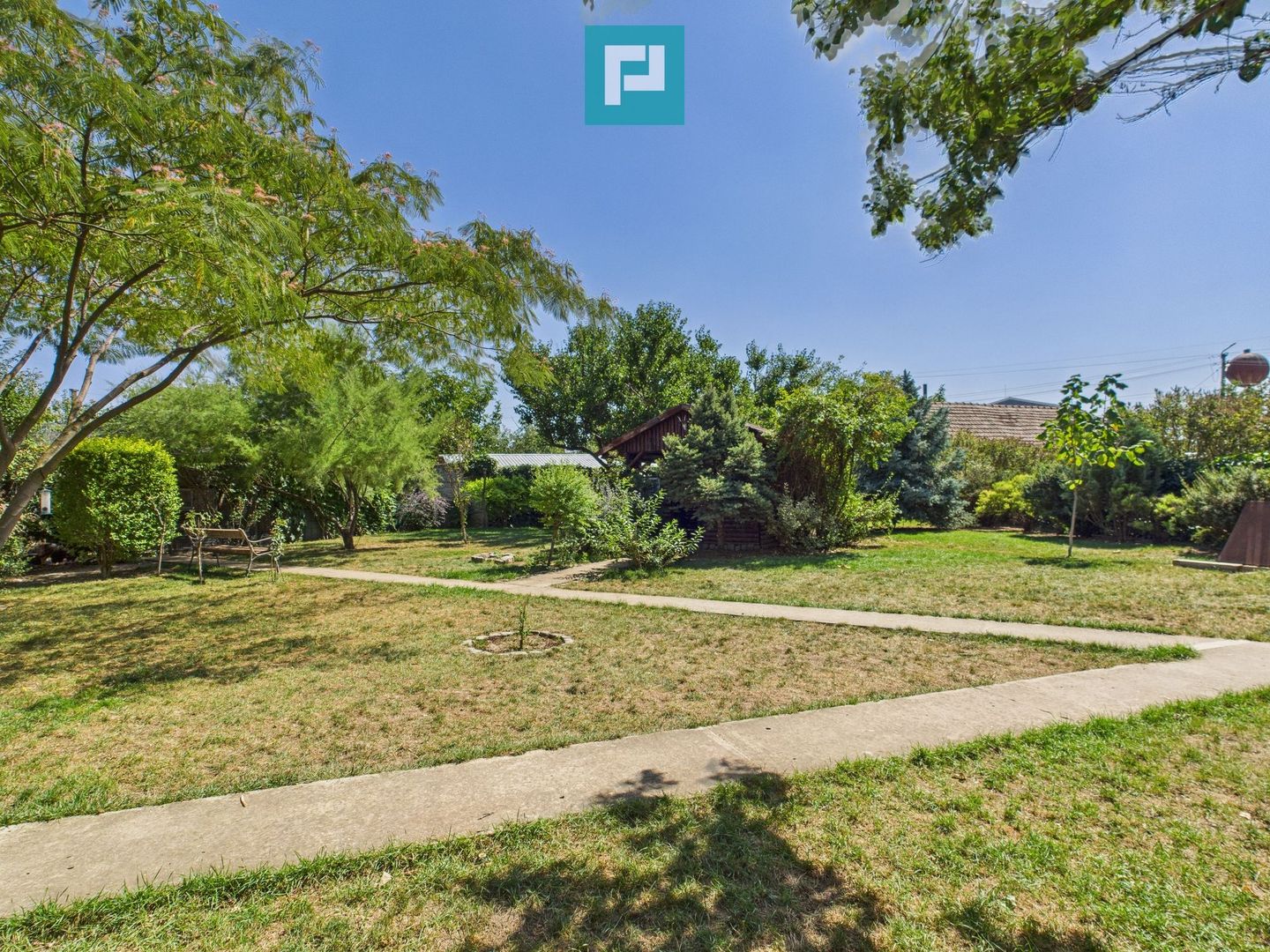 Casă și clădire de apartamente la Orțișoara - Poză 52