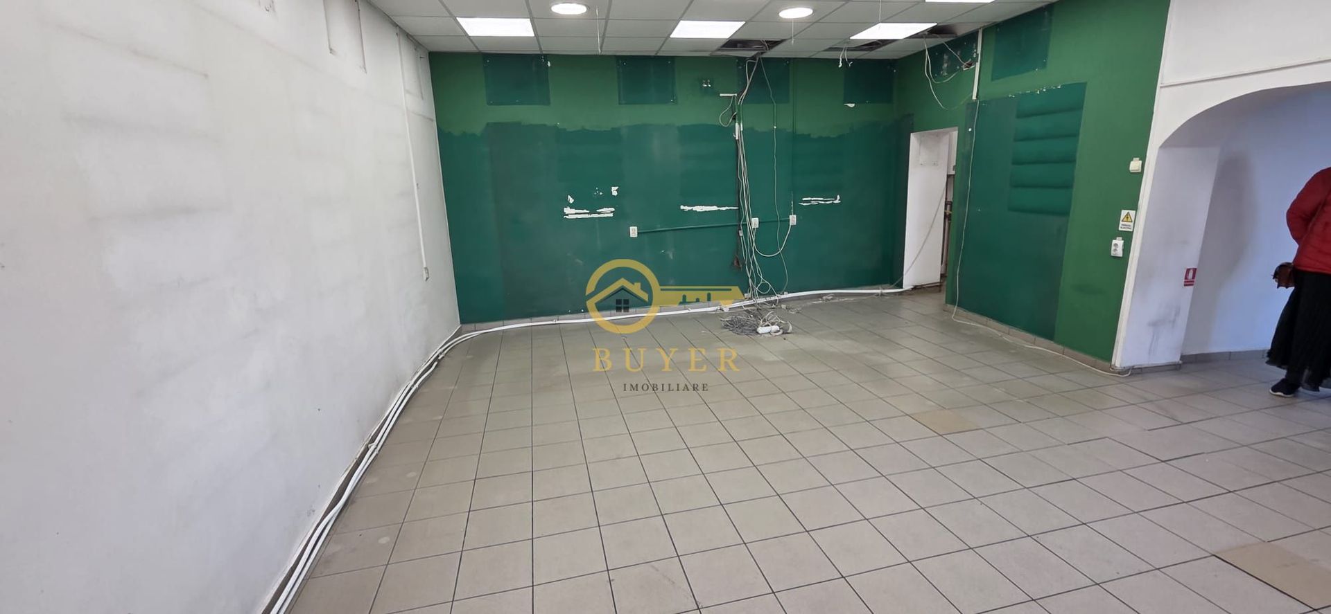 Spatiu comercial Ultracentral de inchiriat, 69mp– vitrina la strada - Poză 1