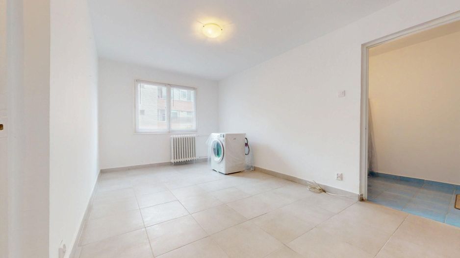 Vitan apartament 2 camere - Poză 4