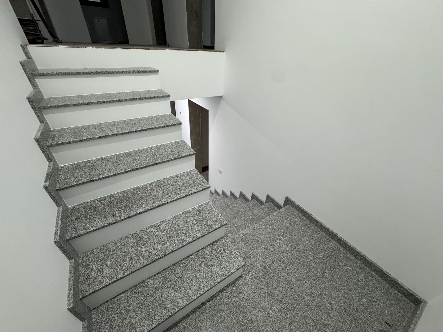 Sacalaz individuala P+E,Terasa,balcon,2 bai,5 camere,2 F.s - Poză 13