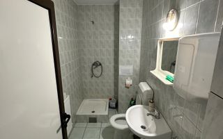 Cladire pretabila spațiu birouri/ clinica - Poză 35