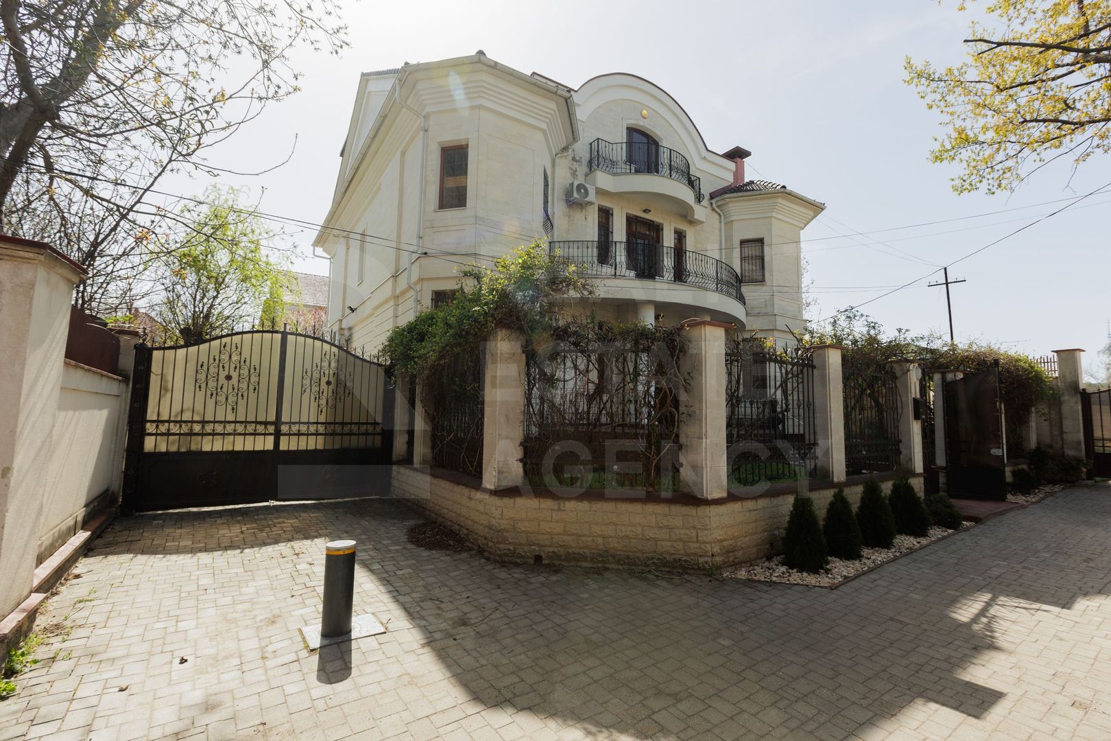 Chirie, casă, 7 camere, str. Galbena, Centru - Poză 2