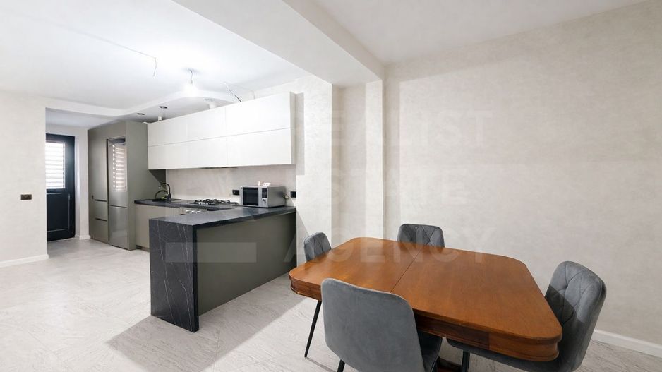 Chirie, apartament, 2 camere, str. Sprîncenoaia, Centru - Poză 1