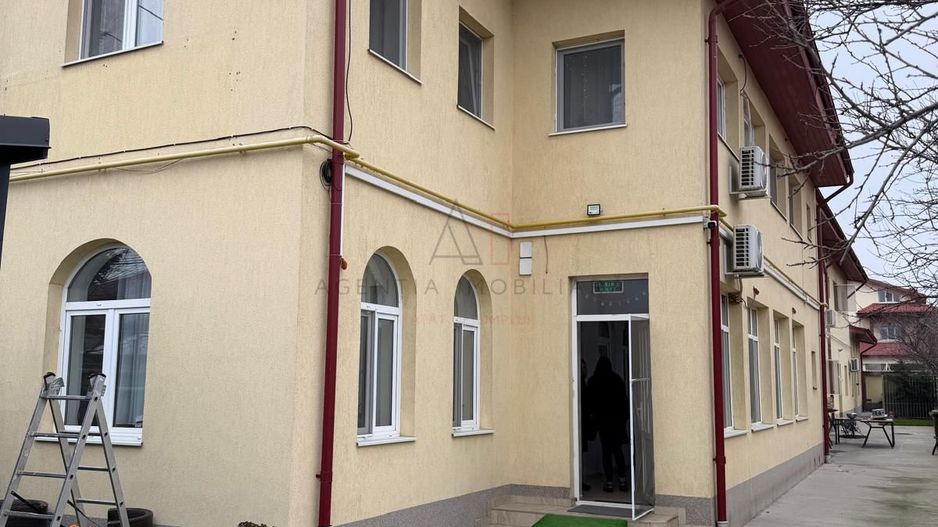 Vila Azil  14 Camere - Poză 1