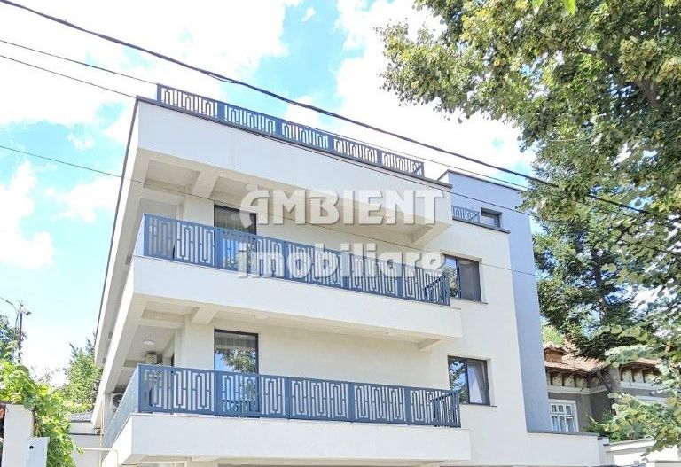 CLADIRE COMERCIALA tip BLOC apartamente D+P+2E, Belvedere COPOU - Poză 1