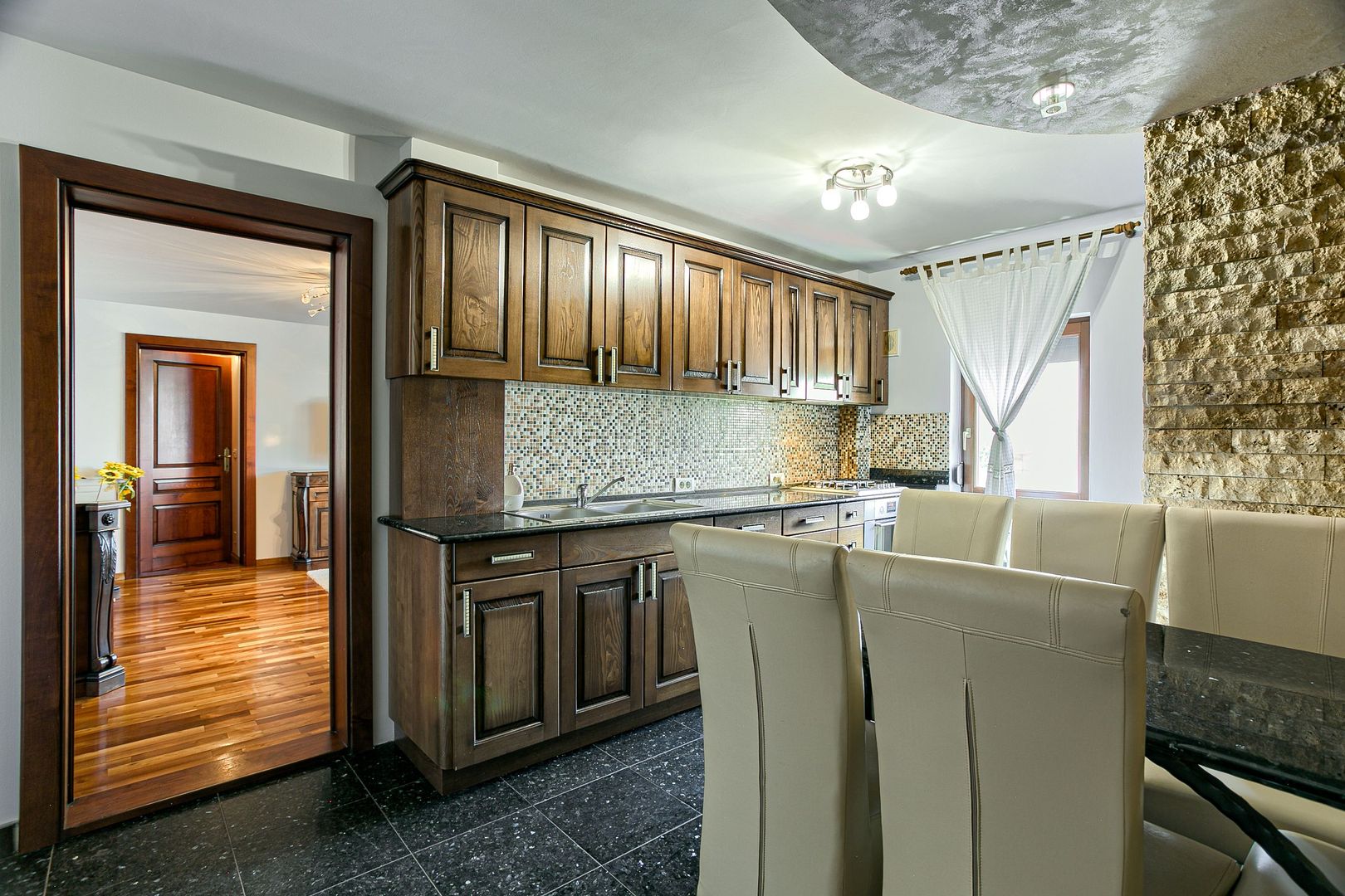 Apartament clasic cu 2 camere in Micalaca - Poză 2