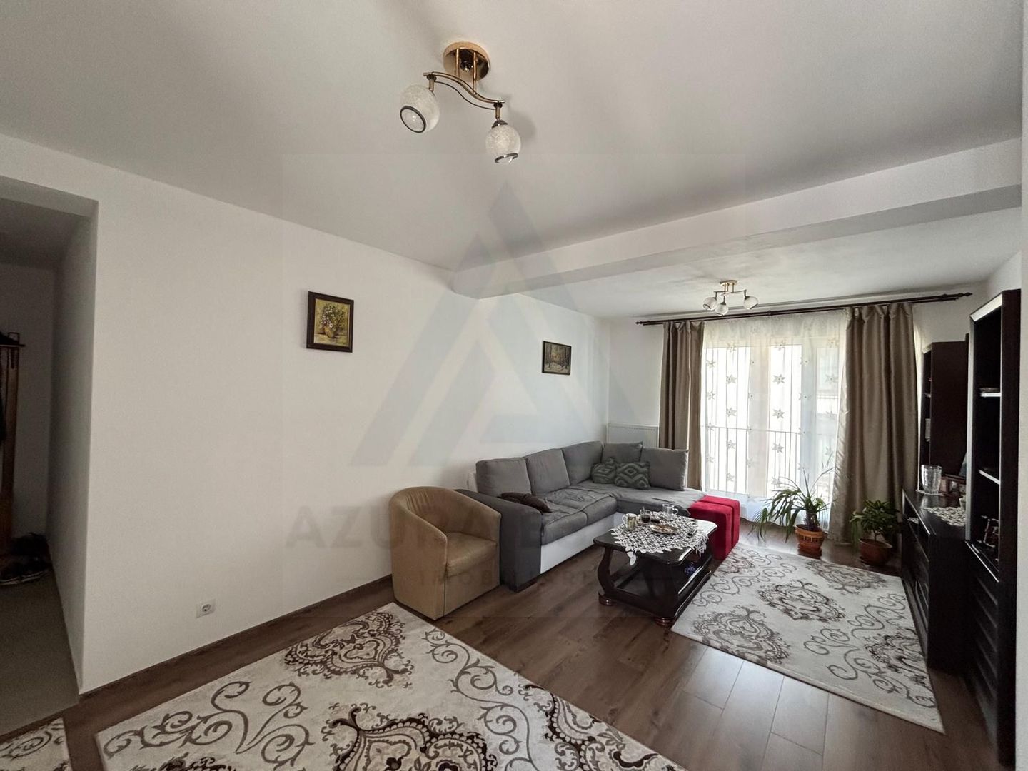 Apartament impecabil 69,5mp 3 camere  2 băi etaj 1 cu loc de parcare - Poză 3