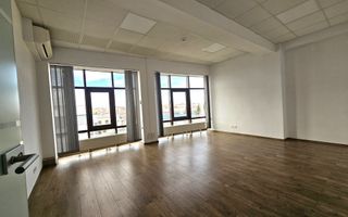 Spatiu de birouri de inchriat locatie centrala si vizibilitate buna - Poză 2