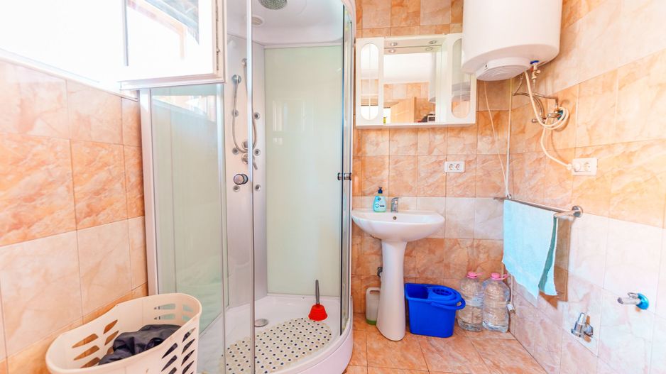 Casă spațioasă la sol în Macea - Poză 29