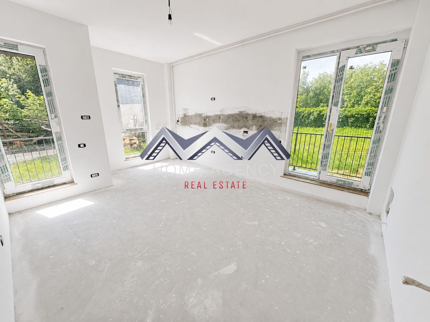 Apartament 2 camere + curte 110 mp Otopeni central - Poză 3