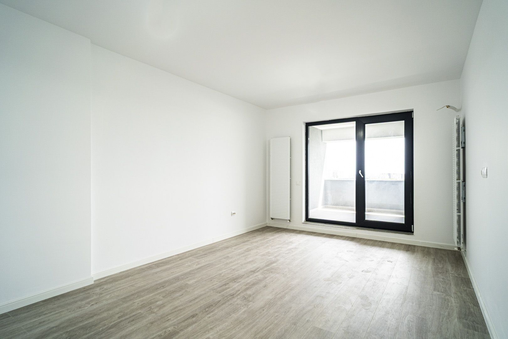 Bloc Nou Finalizat | 77 mp | terasa 20 mp| Metrou Pacii / Preciziei | Militari - Poză 3